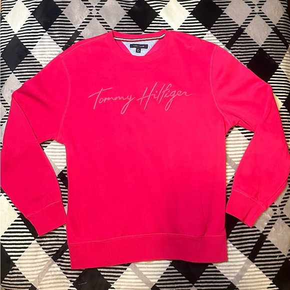 Pink Tommy Hilfiger crewneck sweatshirt๐ฉท - Picture 1 of 2